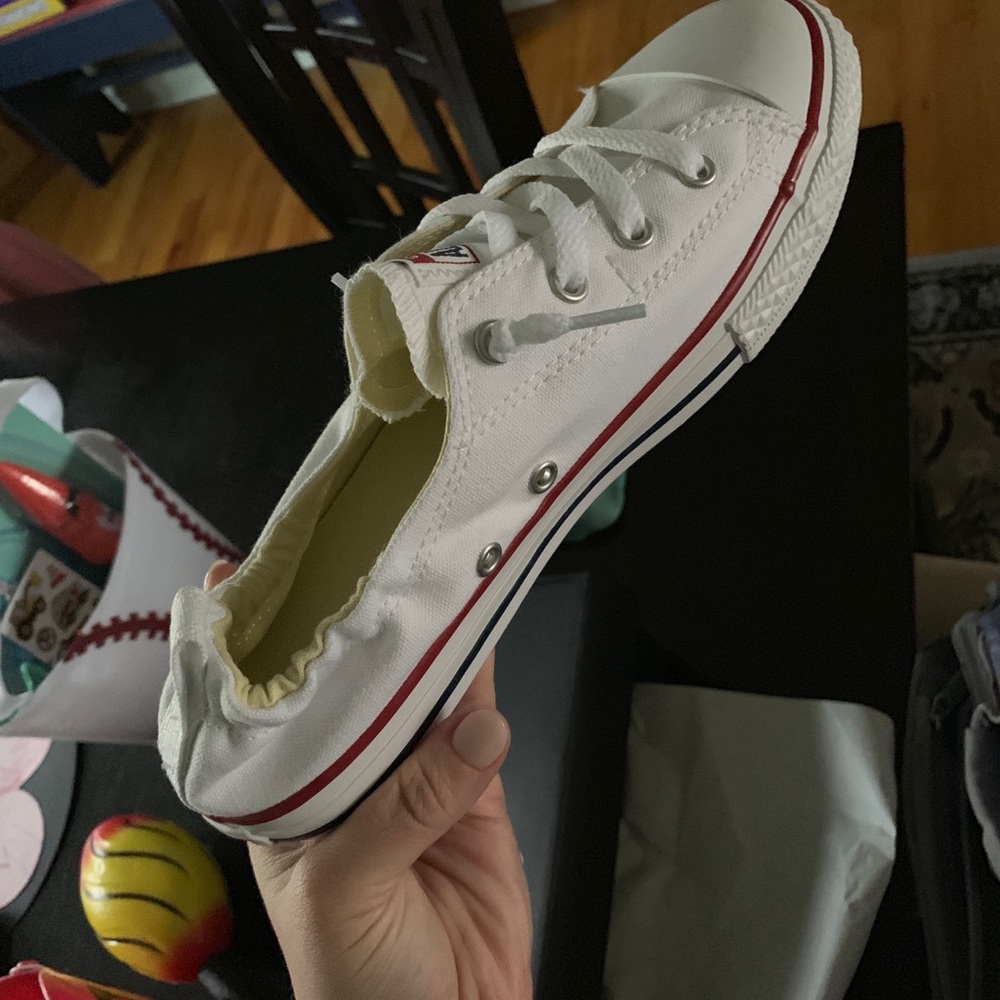 White classic converse